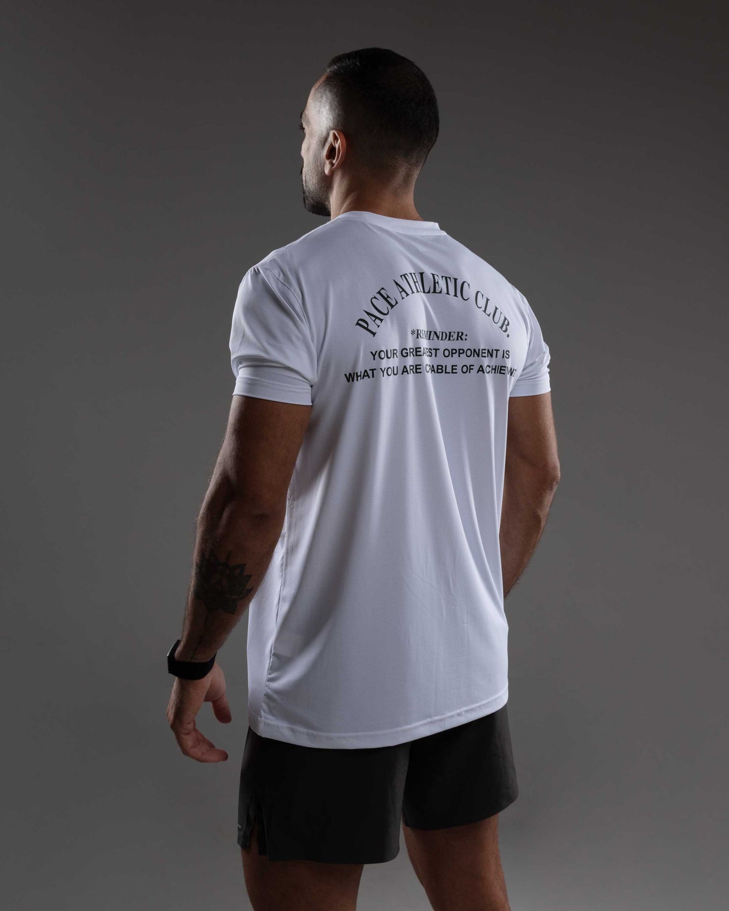 تيشيرت تدريب شبكي بتجفيف سريع من PACE — أبيض