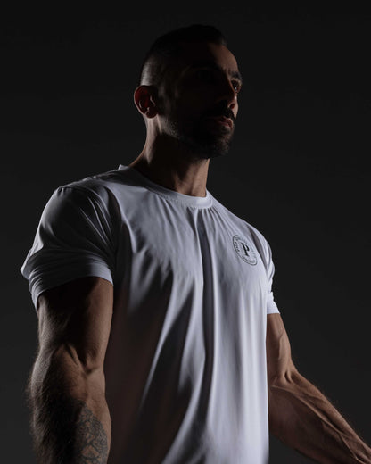 تيشيرت تدريب شبكي بتجفيف سريع من PACE — أبيض